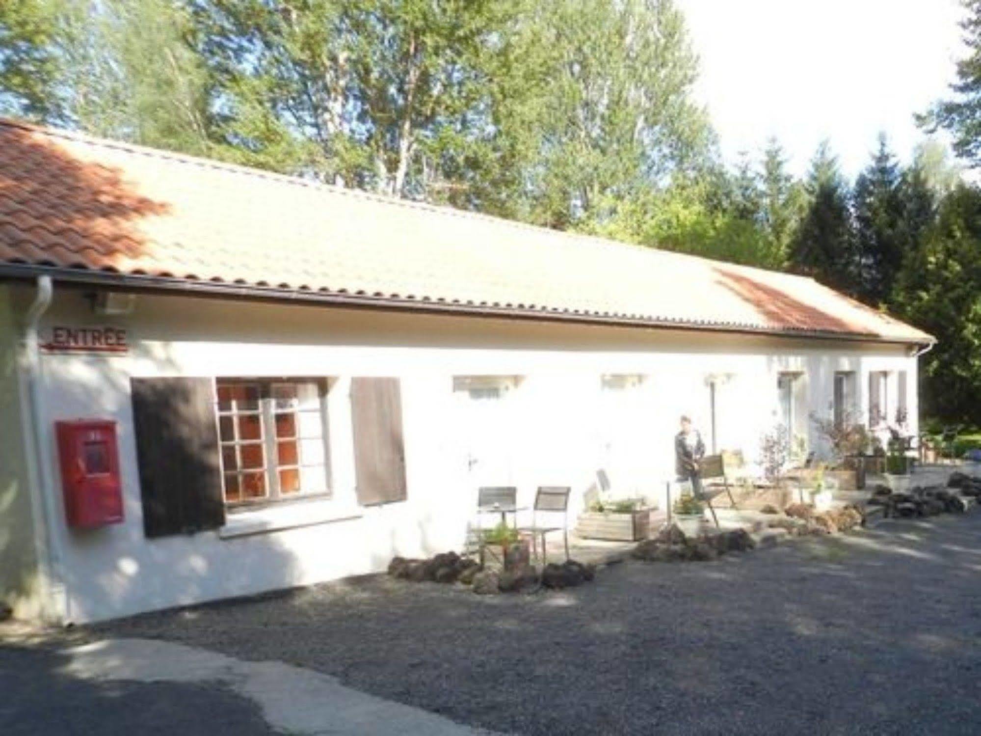 Domaine De La Palle Pontgibaud Luaran gambar